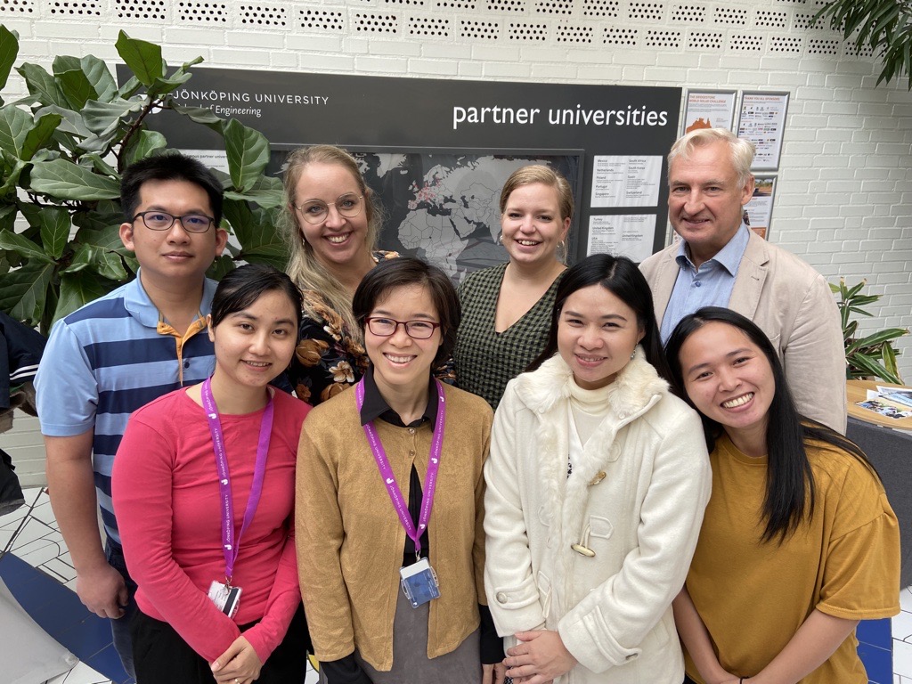 Lärarutbyte med universitet i Thailand och Vietnam.