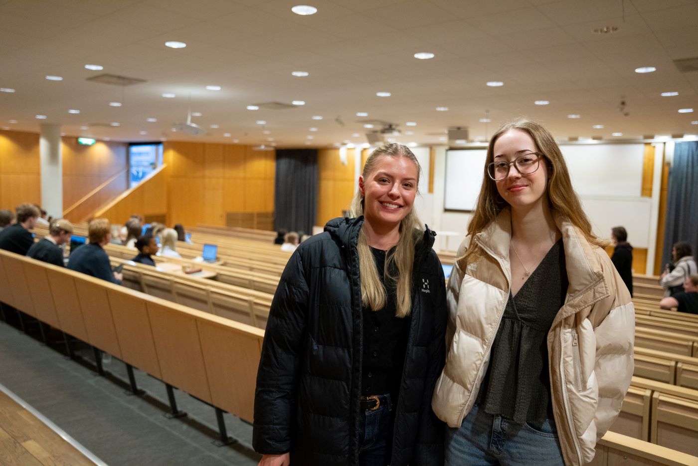 Julia Björkbrant Liljekvist och Julia Blom.  